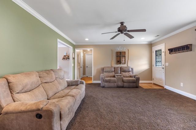 carpeted living room with recessed lighting, ornamental molding, ceiling fan, baseboards, and visible vents