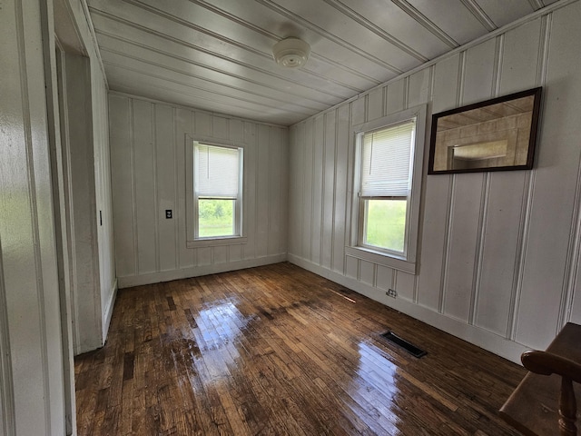 2783 No Pone Rd NW, Georgetown, TN 37336 - unfurnished room featuring hardwood / wood-style floors and baseboards