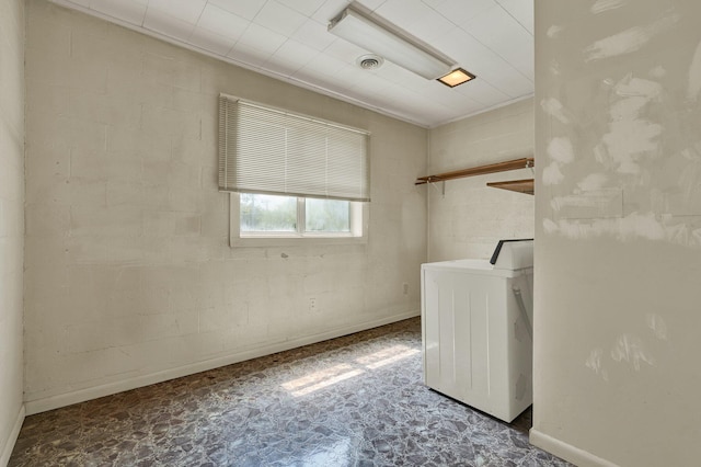 laundry area with washer / clothes dryer