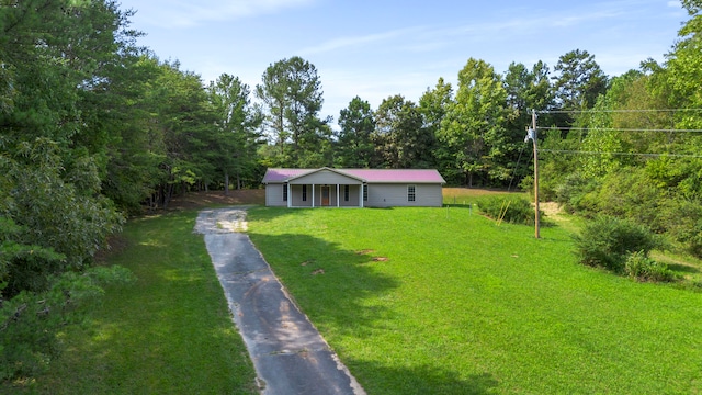 view of front of property with a front yard