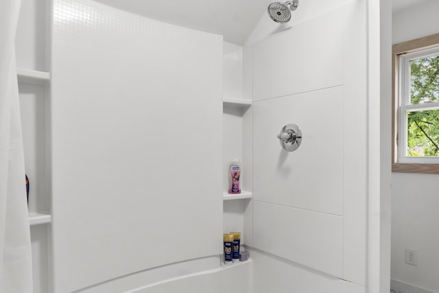 352 W Rhea Ave, Spring City, TN 37381 - full bath featuring a shower and a bath