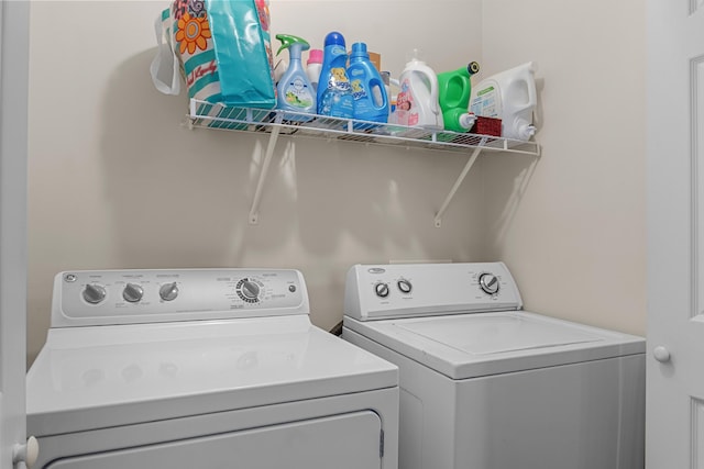 352 W Rhea Ave, Spring City, TN 37381 - washroom with washing machine and clothes dryer