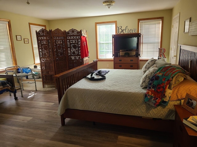 7054 Ski Club Rd, Harrison, TN 37341 - bedroom featuring wood finished floors