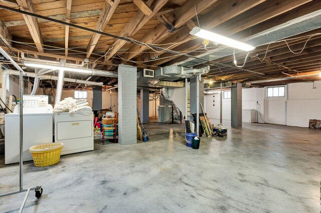 431 Highland Ave NW, Cleveland, TN 37311 - below grade area with washing machine and clothes dryer