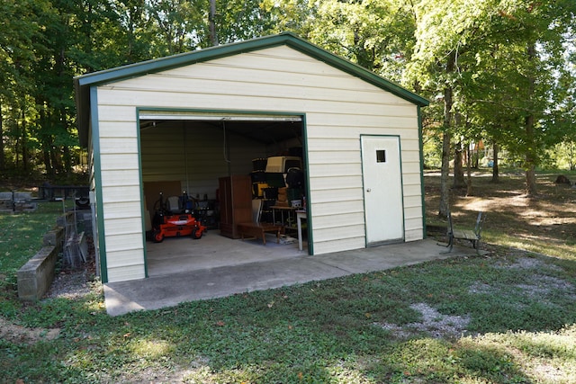 view of detached garage