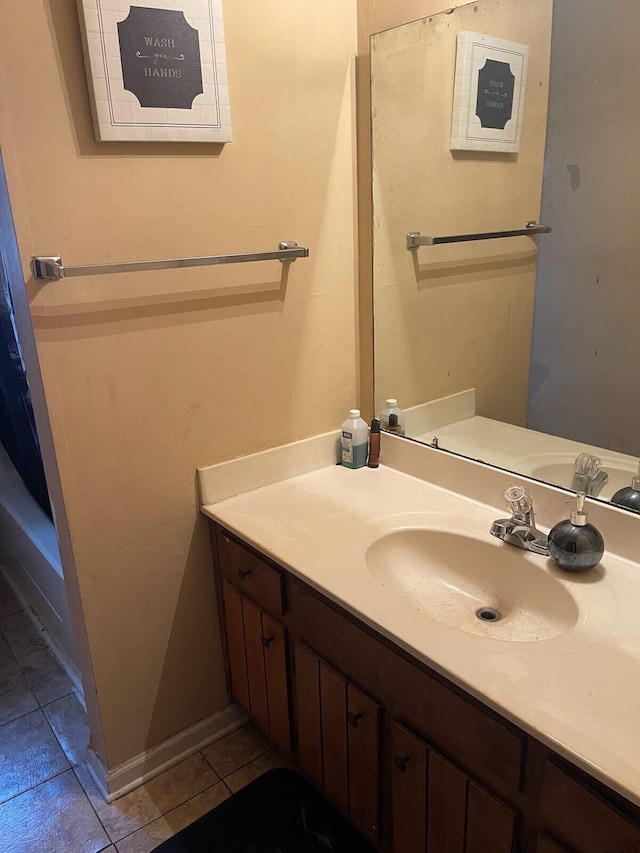 1640 Thrasher Pike, Hixson, TN 37343 - full bath with tile patterned floors, vanity, and shower / bath combo with shower curtain