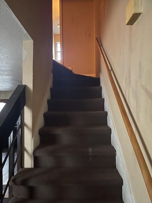 1640 Thrasher Pike, Hixson, TN 37343 - view of stairs
