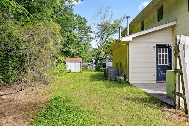 1640 Thrasher Pike, Hixson, TN 37343 - view of green lawn featuring central air condition unit