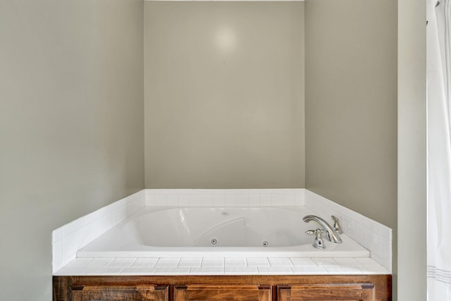 1010 Bradford Pl, Cohutta, GA 30710 - full bathroom with a jetted tub