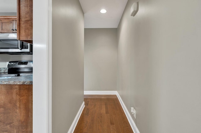 1010 Bradford Pl, Cohutta, GA 30710 - corridor featuring dark wood finished floors, baseboards, and recessed lighting