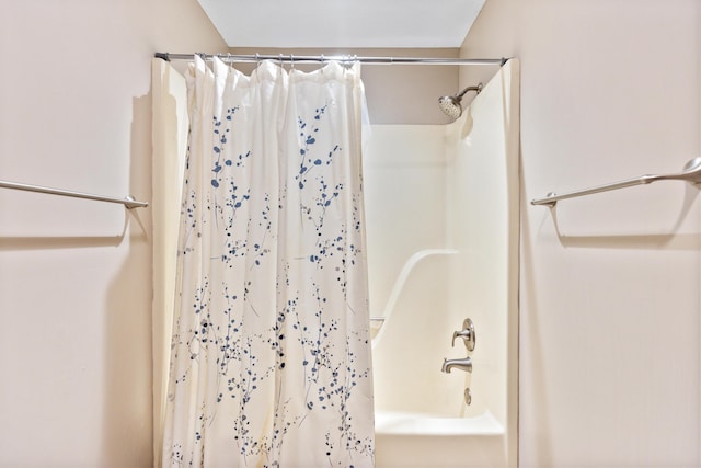 6706 Willow Trace Dr, Chattanooga, TN 37421 - bathroom featuring shower / bath combination with curtain