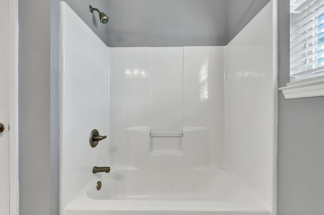 bathroom featuring shower / tub combination