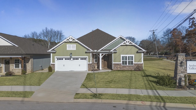 craftsman house with a front yard