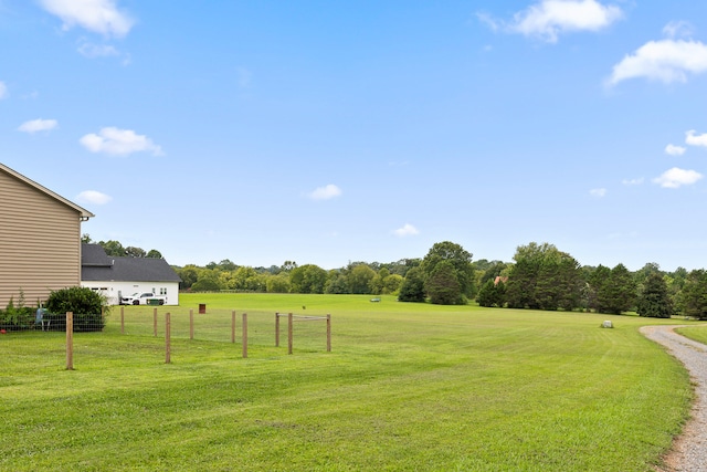 view of yard featuring a rural view