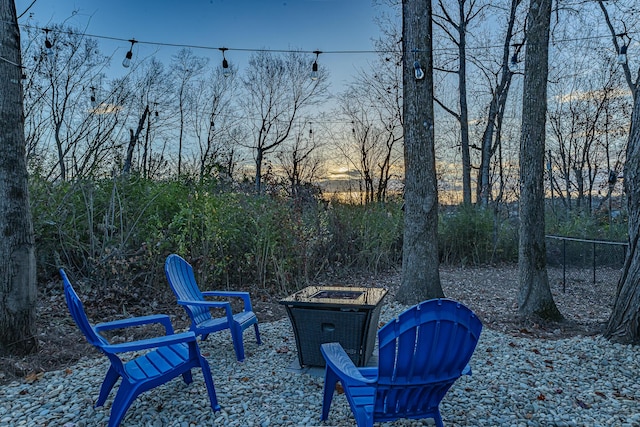 view of yard featuring a fire pit