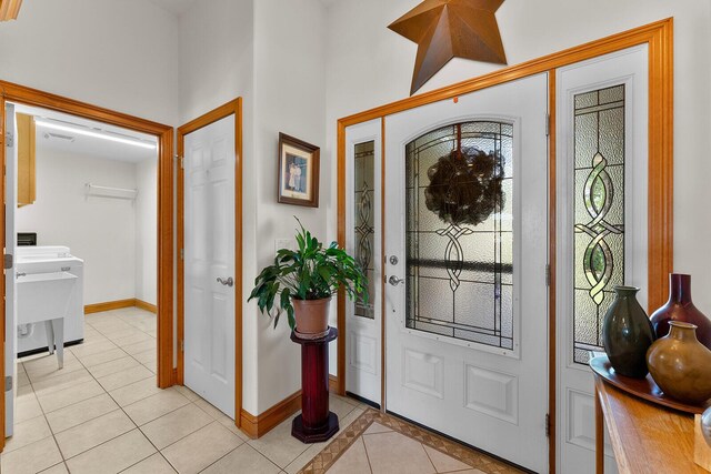 407 Kahite Trl, Vonore, TN 37885 - entrance foyer featuring light tile patterned flooring and baseboards