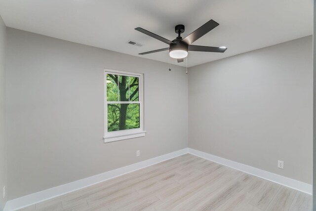 826 Long Mill Rd, Athens, TN 37303 - unfurnished room with light wood-type flooring, ceiling fan, and baseboards