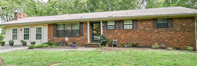 view of front of house featuring a front yard