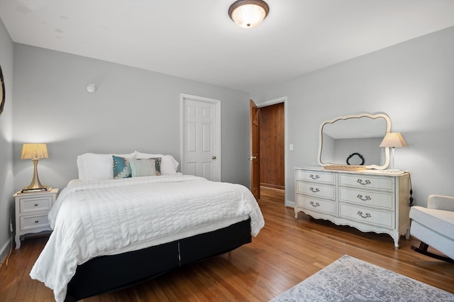 212 N Palisades Dr, Signal Mountain, TN 37377 - bedroom with wood finished floors and baseboards