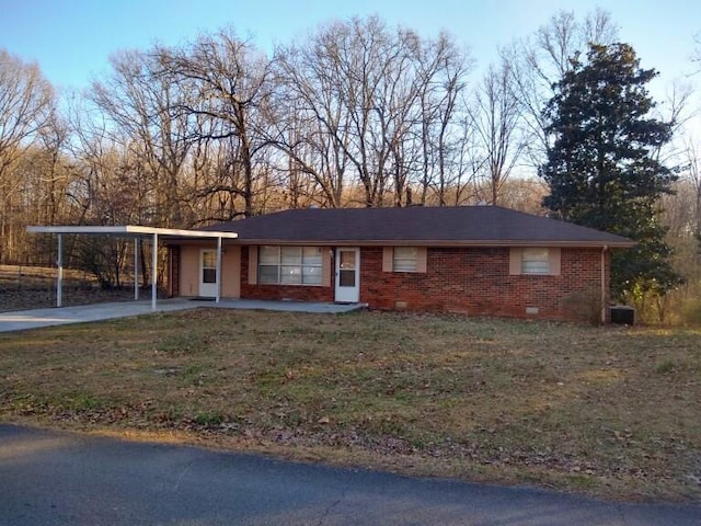 ranch-style house with brick siding, concrete driveway, crawl space, a carport, and a front lawn