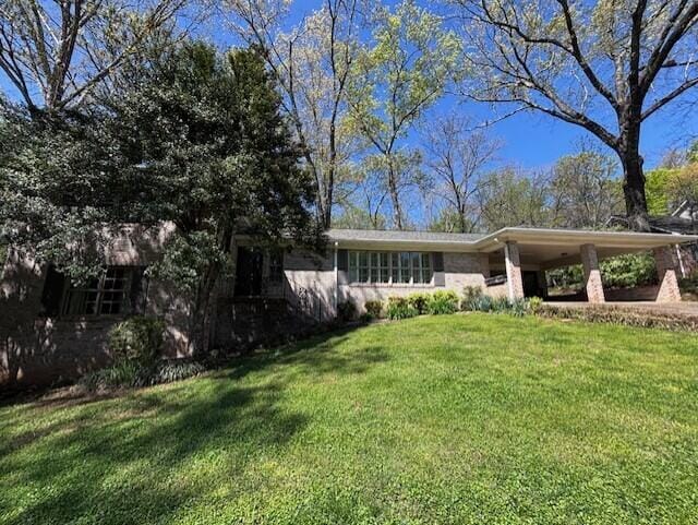 624 Pinecrest Dr, Athens, TN 37303 - view of front of property featuring an attached carport and a front lawn