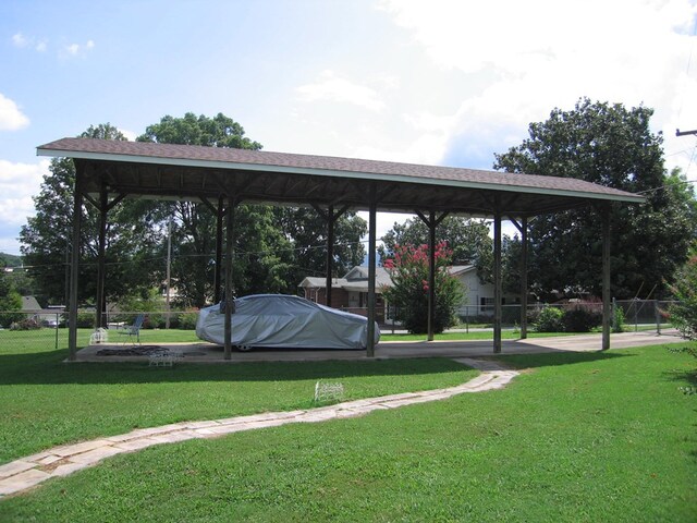 view of property's community featuring a lawn