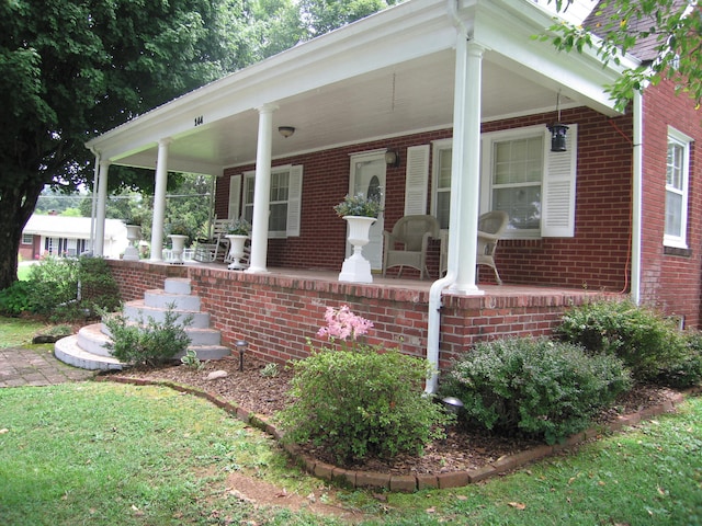 view of front of property featuring a porch