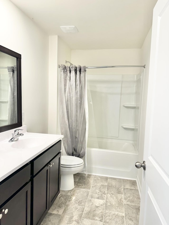 119 Lindsell Rd, Athens, TN 37303 - bathroom featuring toilet, vanity, and shower / tub combo with curtain