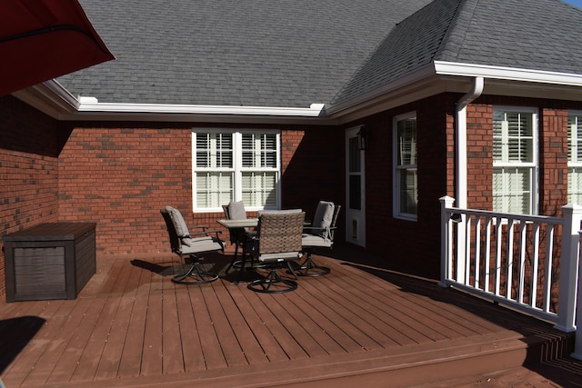 deck featuring outdoor dining space