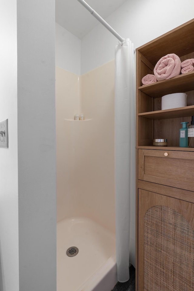 180 Mapleton Forest Dr NW, Cleveland, TN 37312 - bathroom with a stall shower