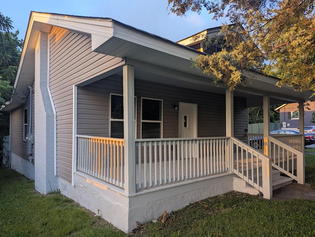 2811 E 26th St, Chattanooga, TN 37407 - view of front of property with a porch