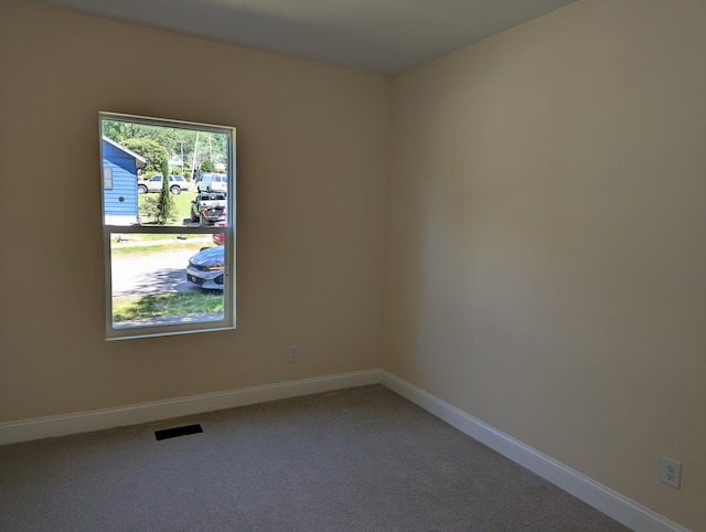 2811 E 26th St, Chattanooga, TN 37407 - empty room with carpet and baseboards