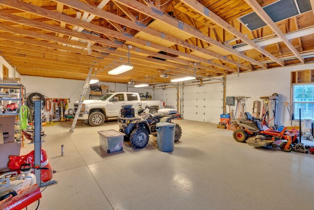 596 Clifty Creek Rd, Oakdale, TN 37829 - garage featuring a garage door opener