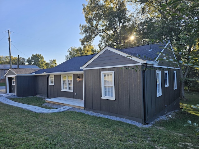 exterior space featuring a lawn