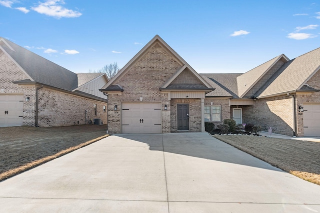 view of front of home featuring central AC and a front lawn