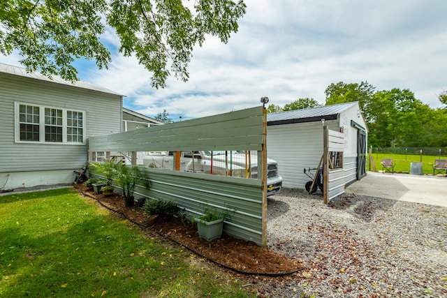 exterior space featuring a yard