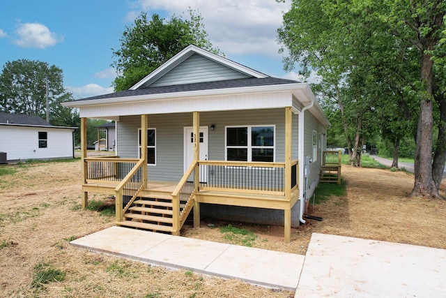 523 13th St SE, Cleveland, TN 37311 - view of front facade featuring a porch and roof with shingles