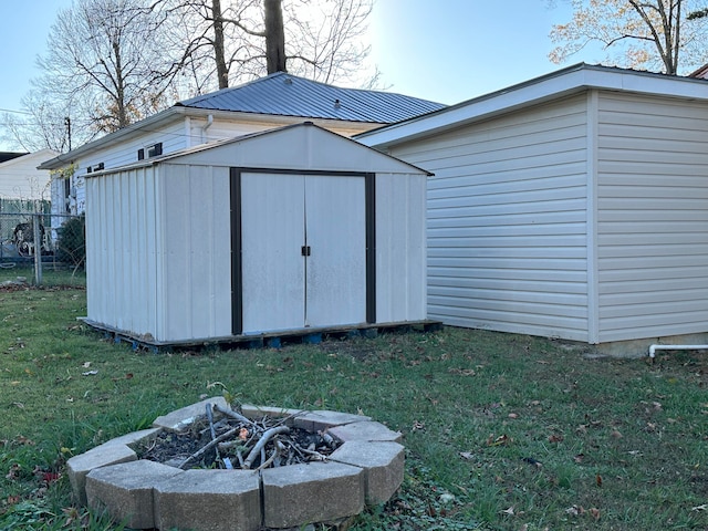 view of outdoor structure featuring a yard