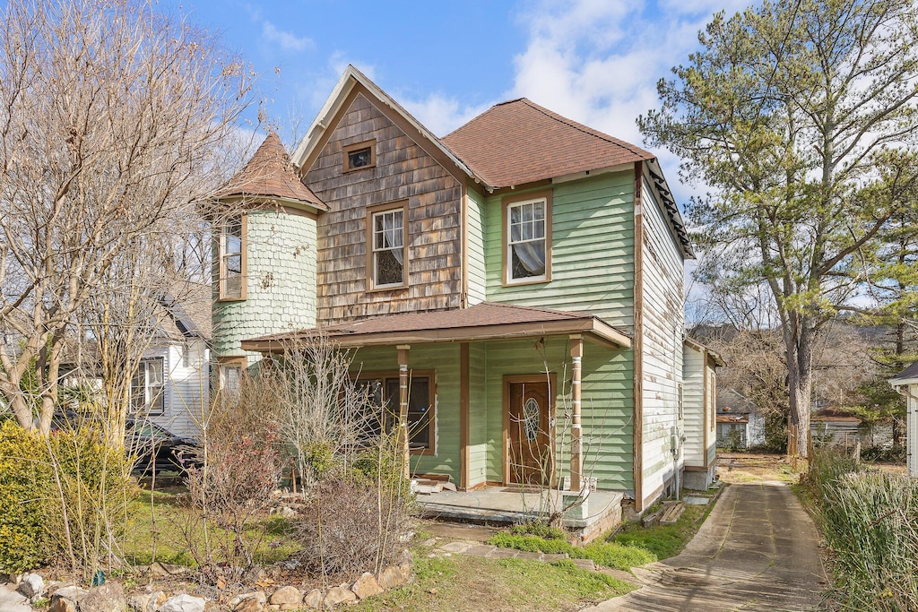 view of front of house featuring a porch