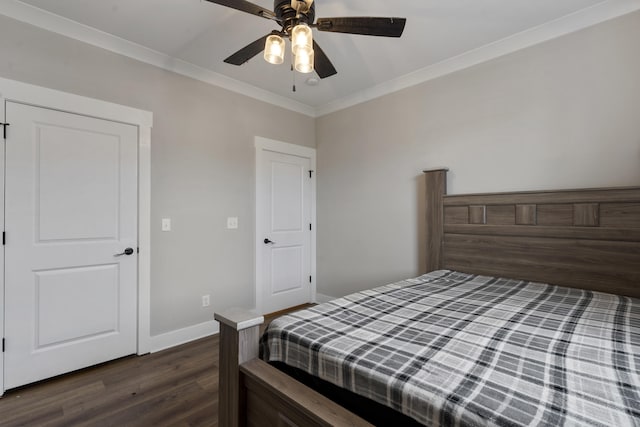 bedroom featuring ceiling fan, baseboards, ornamental molding, and dark wood-style floors