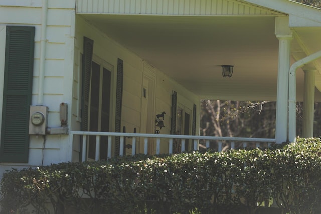 626 Brush Creek Rd, Copperhill, TN 37317 - view of side of home featuring a porch