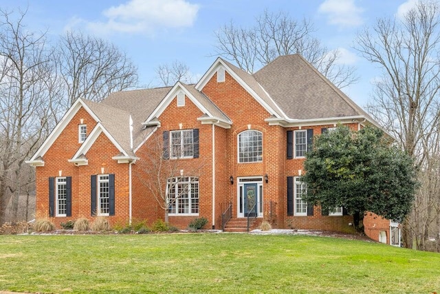 view of front of property featuring a front yard