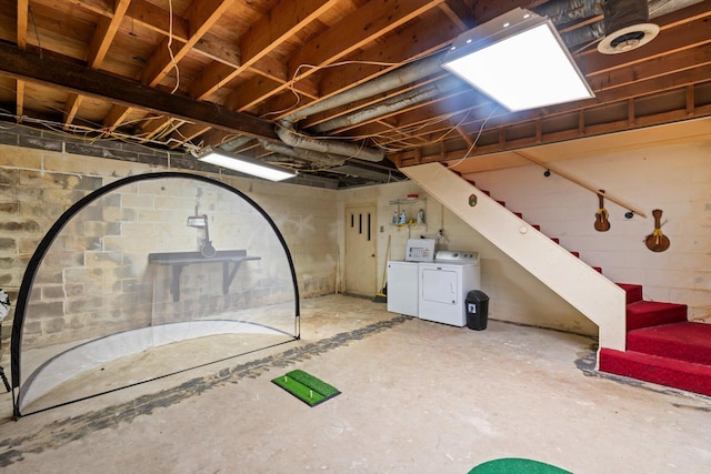 basement featuring independent washer and dryer