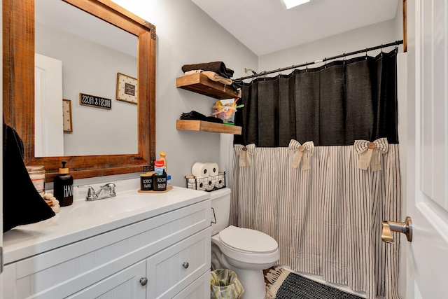1042 Mccann Dr SE, Cleveland, TN 37311 - bathroom with curtained shower, toilet, and vanity