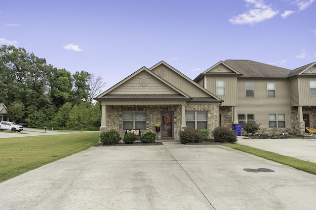 view of front of home with a front lawn