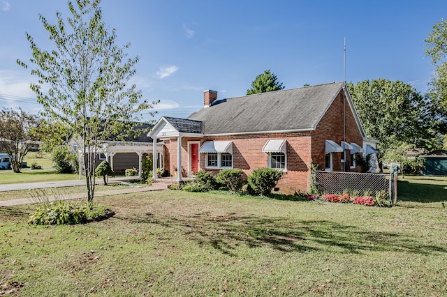 view of front of home with a front lawn