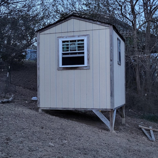 view of outbuilding