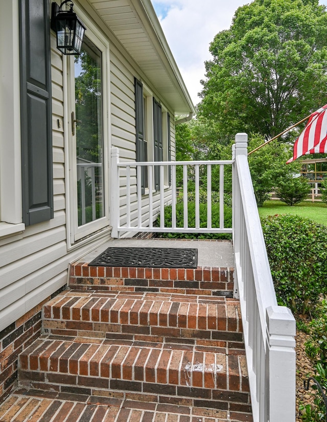 4901 Cindy Cir NW, Cleveland, TN 37312 - view of wooden porch