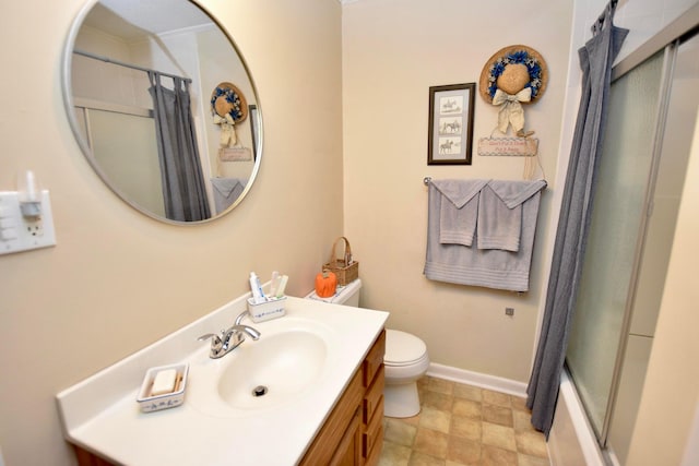 full bathroom featuring shower / bathtub combination with curtain, vanity, and toilet