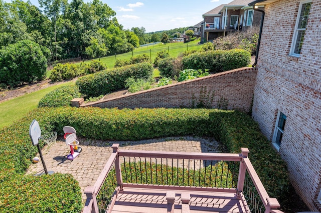 view of yard featuring a patio area